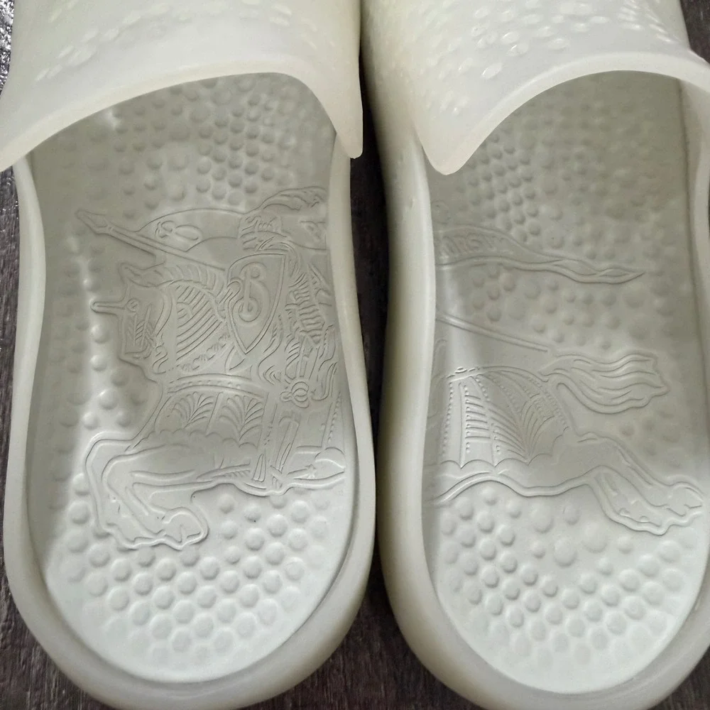 Burberry Stingray Slides Men Size 14 EU 47 Pebble White Perforated Rubber Logo